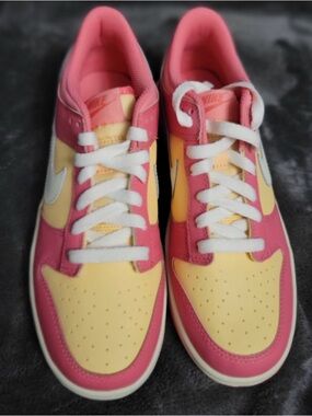 Nike Dunk Strawberry & Cream-  Low-Top Sneakers in Pink,Size 6. New with Tag.
